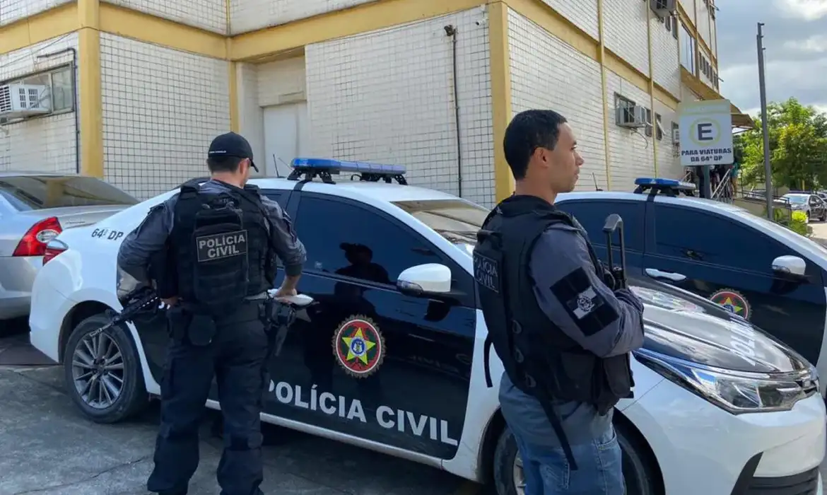 Polícia ataca finanças do Comando Vermelho e bloqueia mais de R$ 600 milhões
