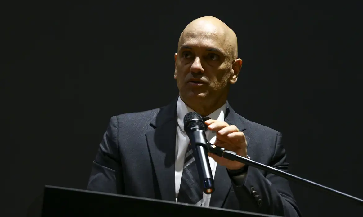 Moraes autoriza Garnier a ler e fazer cursos para reduzir pena