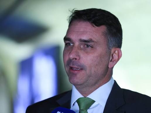 Flávio Bolsonaro em Israel: critica Lula e promete realinhar política externa
