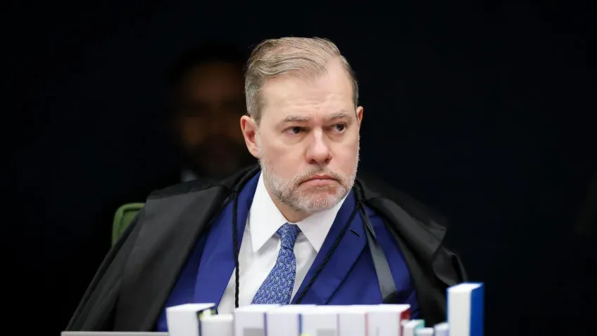 Toffoli retira perícia da PF e critica Banco Master e Banco Central