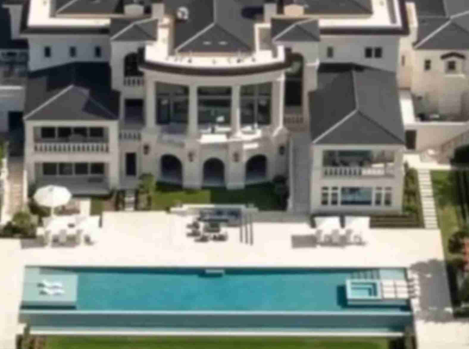 Pai de Vorcaro tenta vender mansão de R$ 180 milhões em Orlando