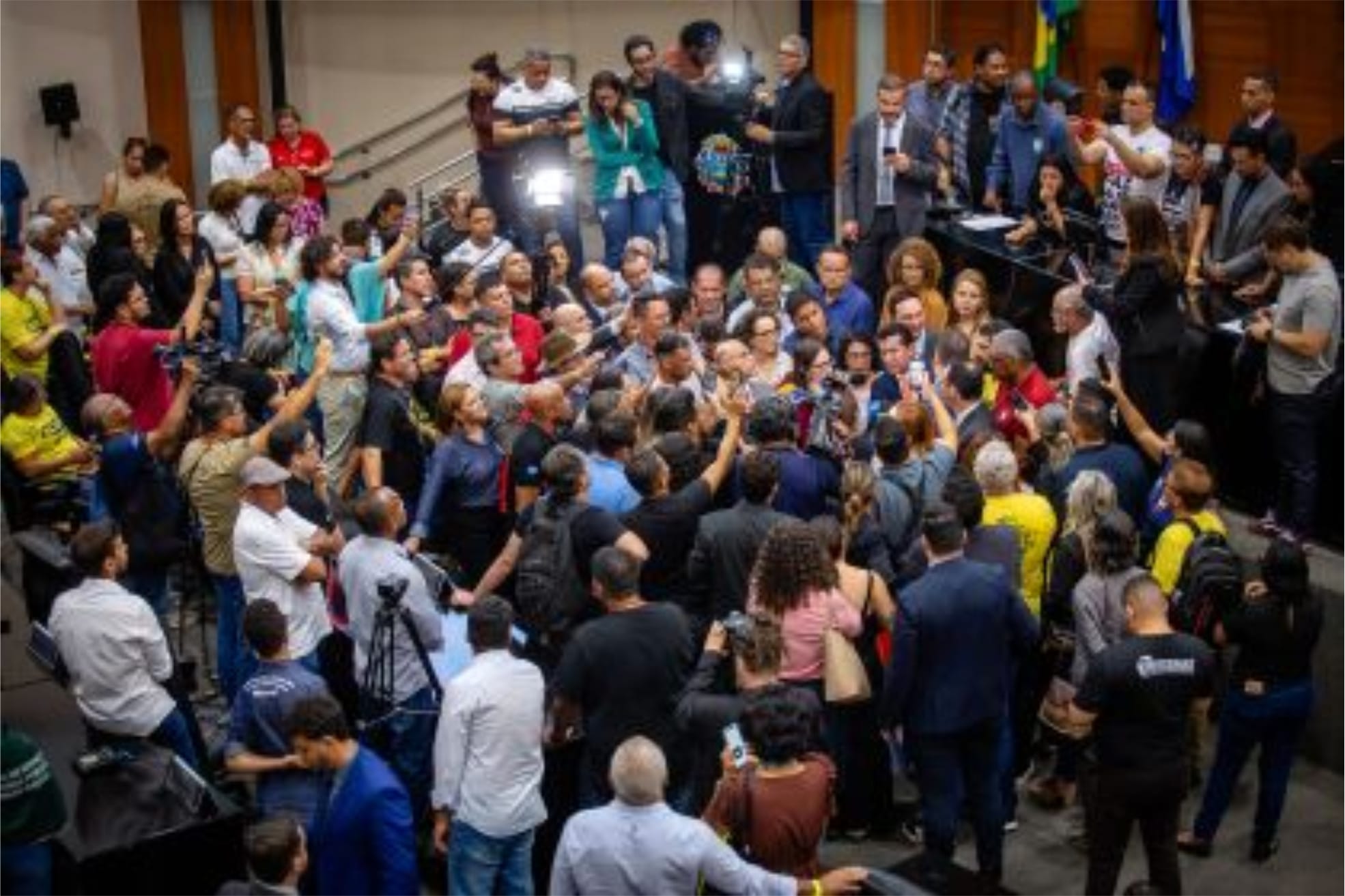 Servidores pressionam ALMT por votação da RGA; deputados prometem celeridade