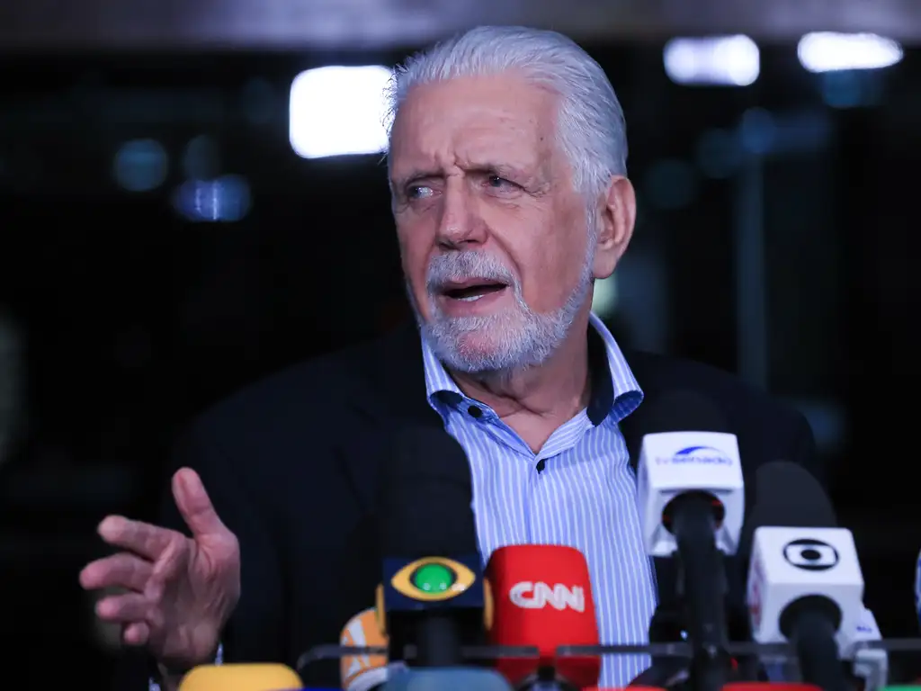 Metrópoles revela pedido de emprego no Banco Master articulado por Jaques Wagner