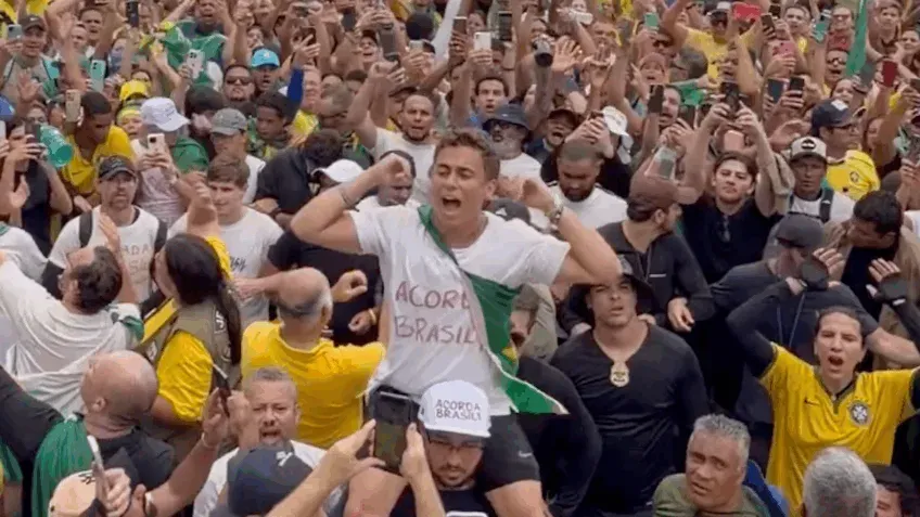 Caminhada de Nikolas chega a Brasília: 240 km, 7 dias, chuva, sol e o Brasil acordou