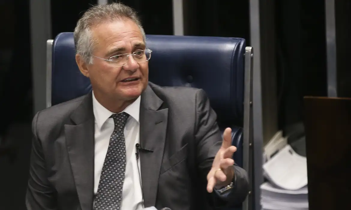 Renan recorre ao STF para definir formato de depoimento de Vorcaro