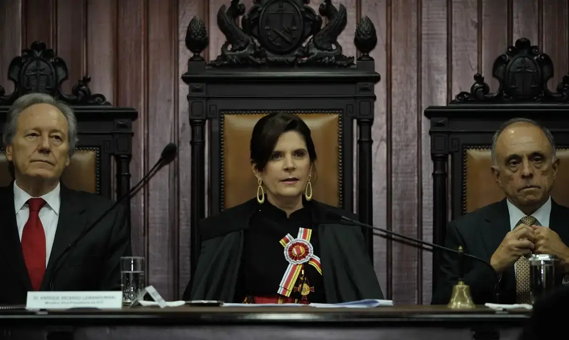 MP Militar pede ao STM perda de patente de Bolsonaro e outros quatro militares