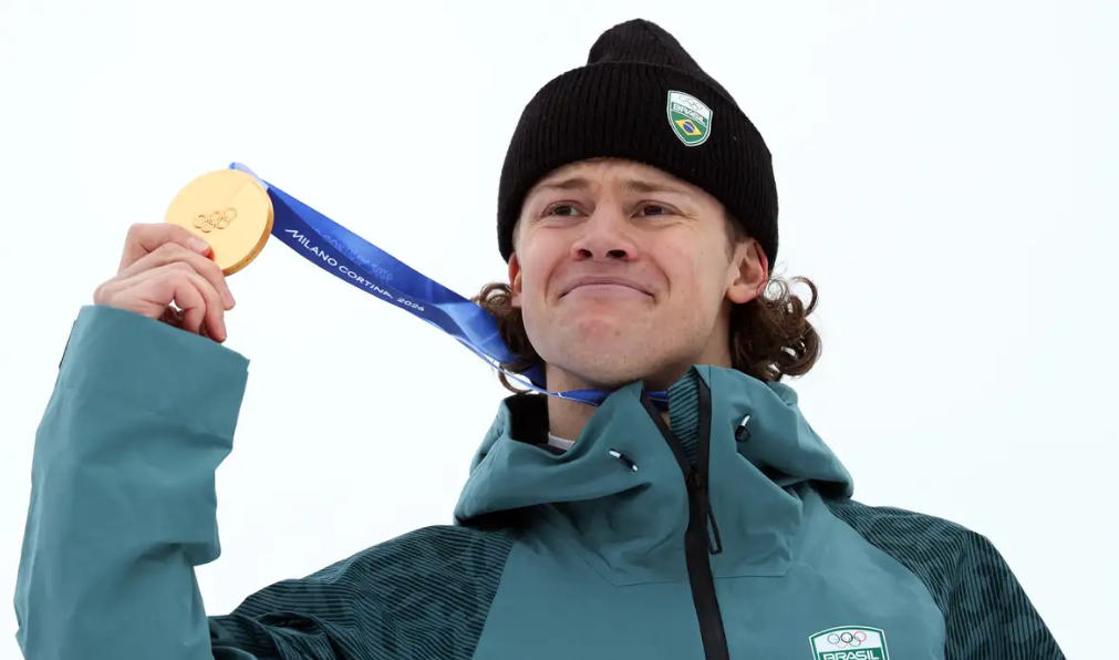 Lucas Pinheiro conquista ouro inédito para o Brasil nos Jogos de Inverno