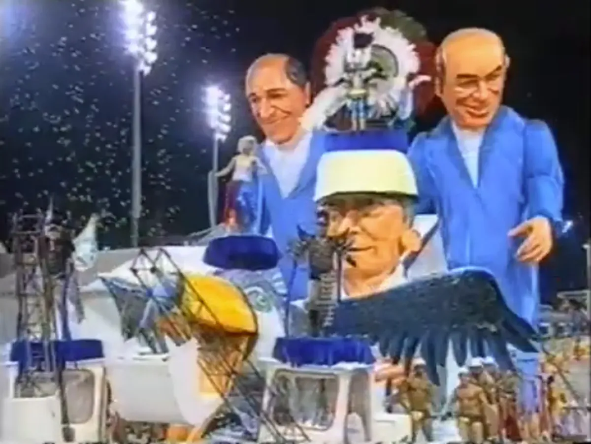 Pt já tentou barrar alegoria com tucanos no Carnaval de SP