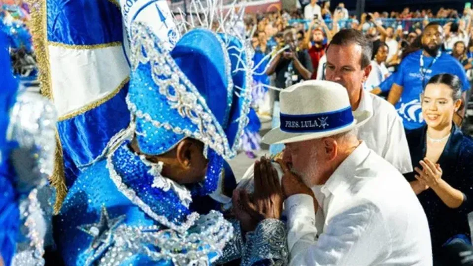 Desfile financiado com verba pública vira crise política e expõe desgaste no Planalto