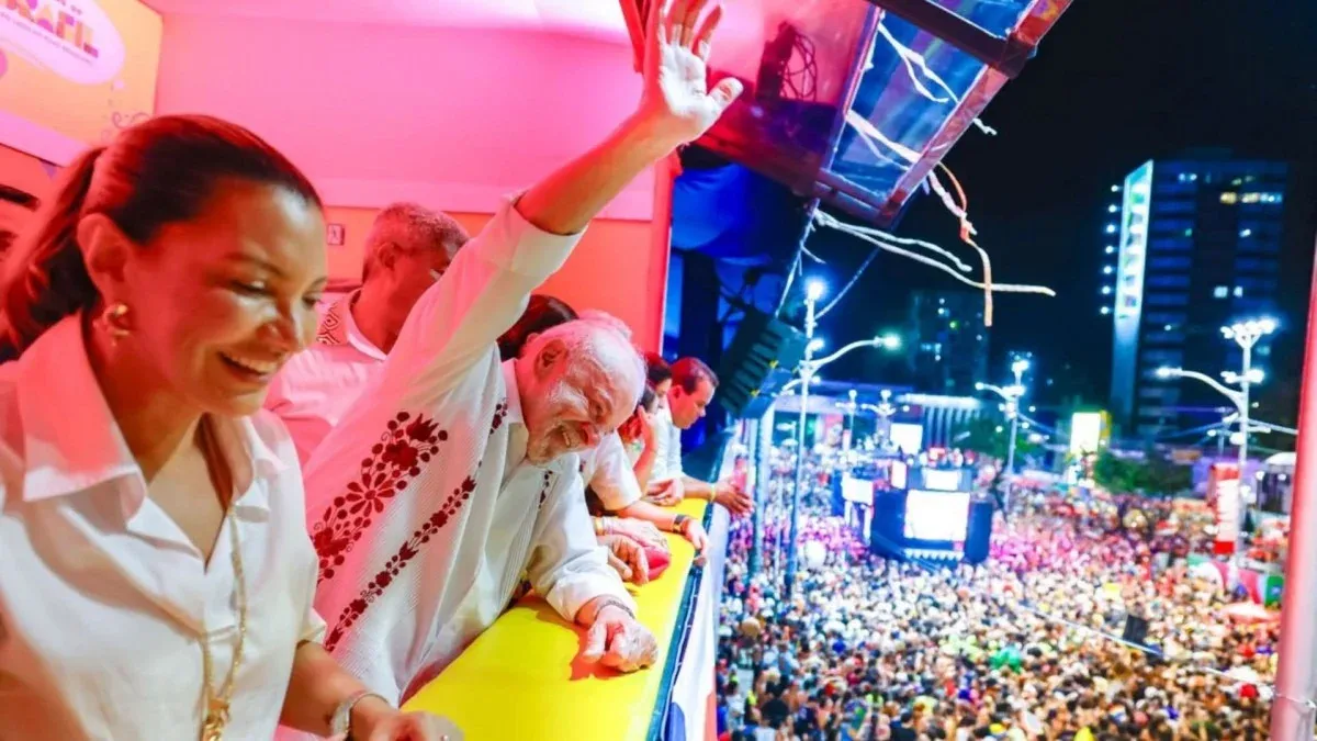 Ex-marqueteiro critica exposição de Lula e Janja no Carnaval