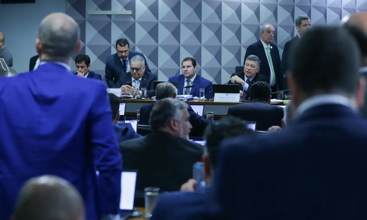 CPMI do INSS é suspensa após empresária passar mal em depoimento