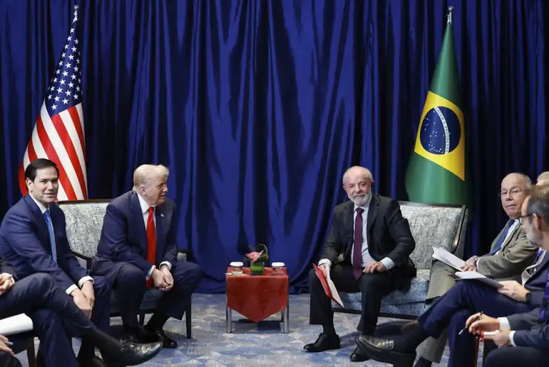 Lula proíbe assessor de Trump de entrar no Brasil e amplia crise diplomática com os EUA