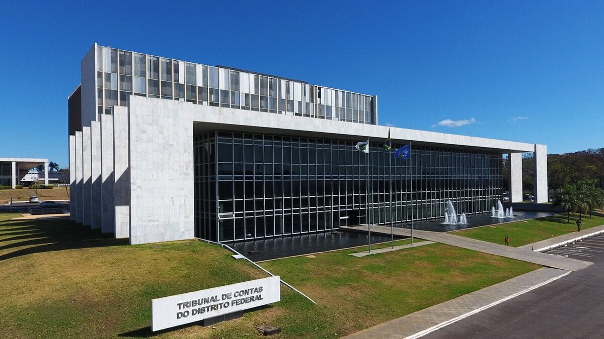 Descontos suspeitos e coincidências milionárias no DF