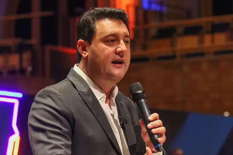 Constantino ironiza nome de Ratinho Jr. e repercute fala nas redes