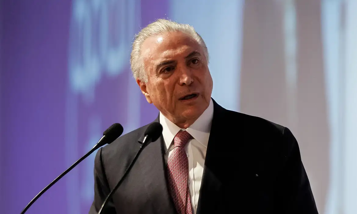 Temer sai em defesa do STF e responsabiliza classe política por protagonismo da Corte