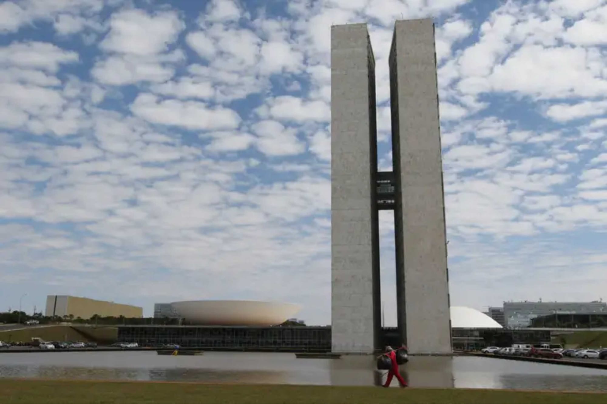Congresso decide veto da dosimetria em votação que testa força política em Brasília