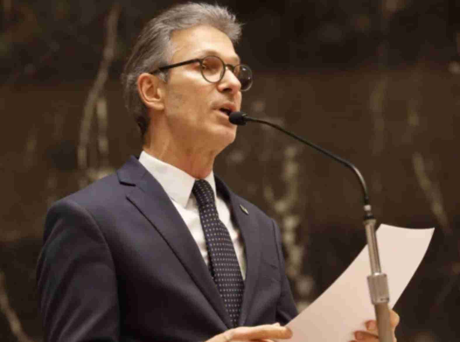 Zema reage a investigação e intensifica críticas ao STF