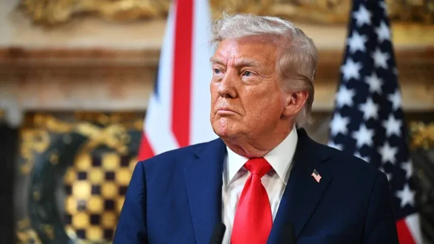 Trump endurece tom e envia recado direto ao Irã com imagem armada