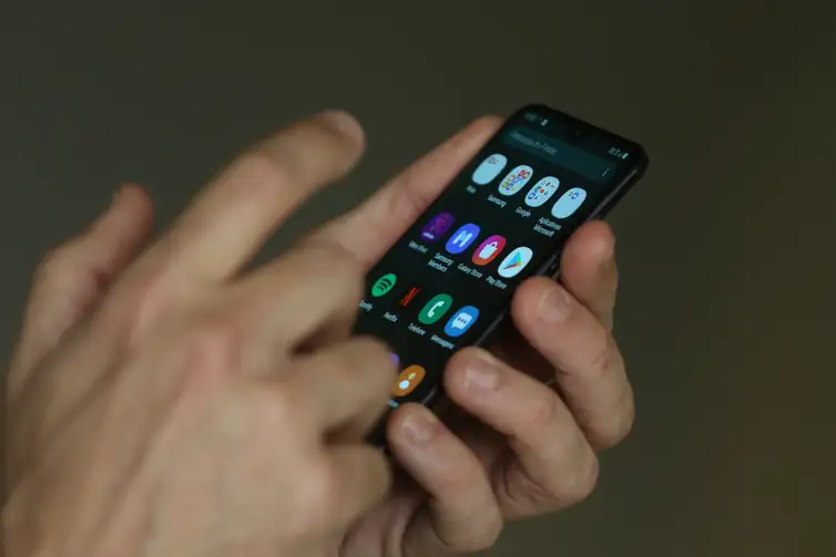 União Europeia pressiona redes por falhas na proteção infantil