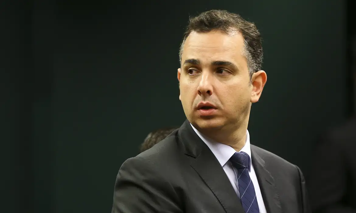 Pacheco recua após derrota no Senado e sinaliza saída de cena