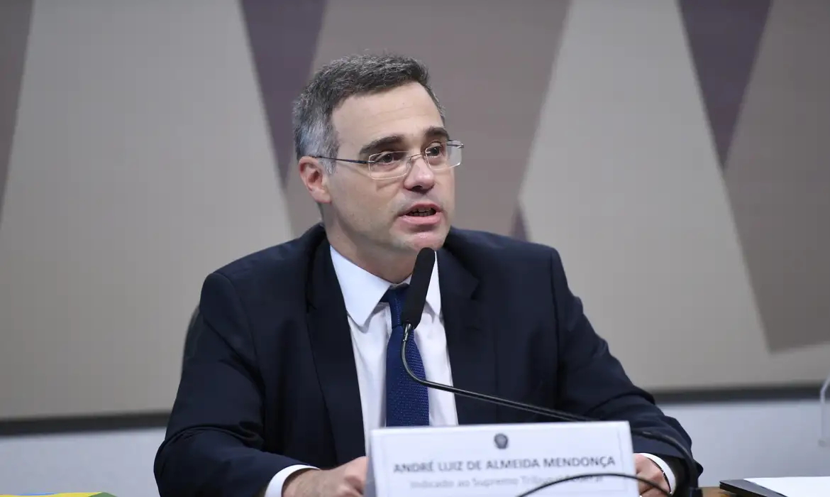 André Mendonça cobra esclarecimentos após vazamento de áudios do Caso Master