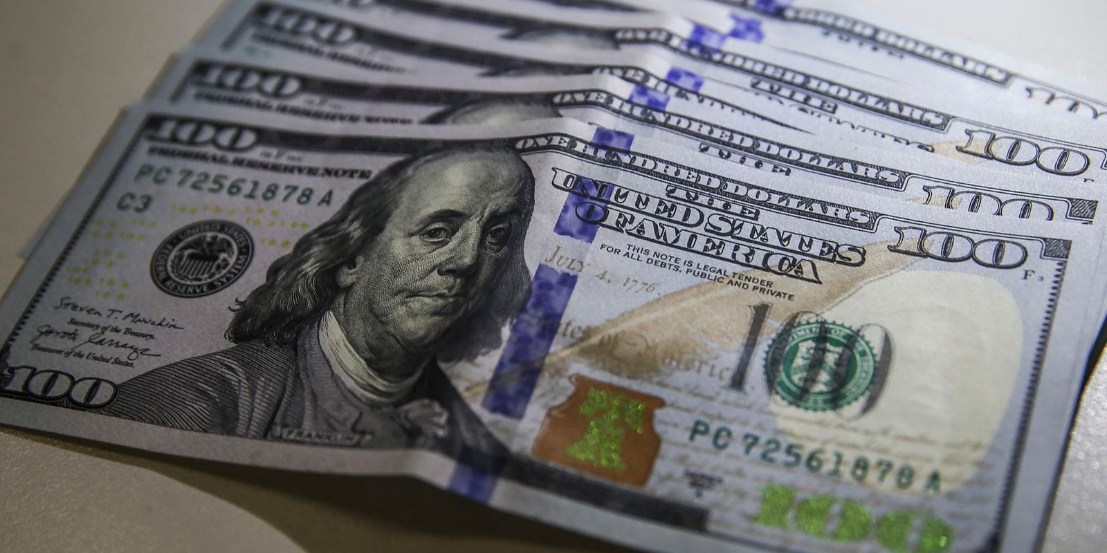 Dólar sobe após repercussão política envolvendo Banco Master