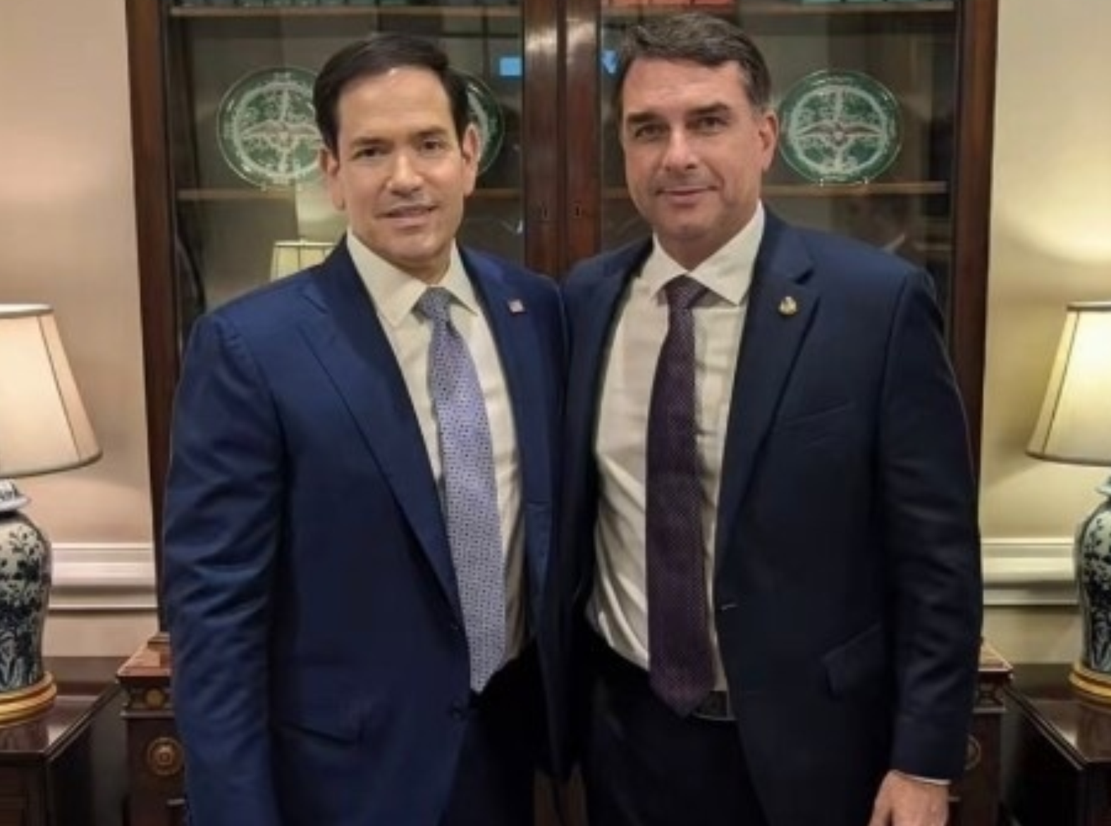 Rubio agradece apoio de Flávio, mas mantém posição sobre tarifas ao Brasil