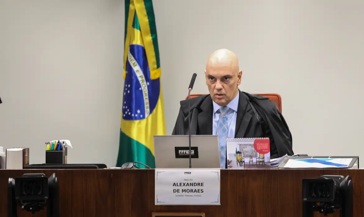 Ministros do STF veem reação de Moraes à carta de Bolsonaro como juridicamente discutível, diz jornal