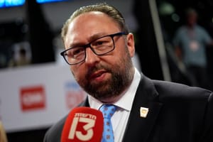 Jason Miller acompanha palestra do secretário do Tesouro e destaca combate a fraudes