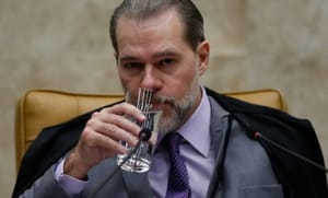 Toffoli determina envio de itens apreendidos do Banco Master ao STF