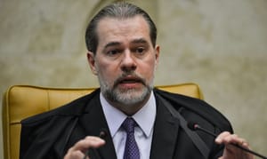 Toffoli recua e envia provas do Banco Master para a PGR