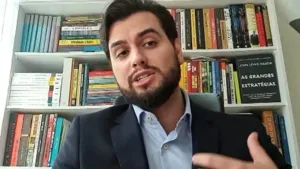 Defesa de Filipe Martins questiona prazo da PGR em análise de prisão