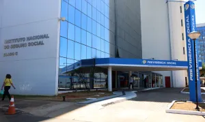 Delatores do INSS citam Carlos Lupi em investigação