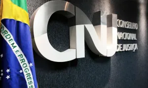 STF mantém regra do CNJ que proíbe manifestações políticas de juízes nas redes