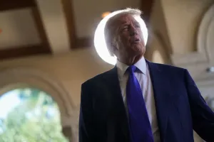 Trump diz que Petro mudou de postura após endurecimento dos EUA contra Maduro