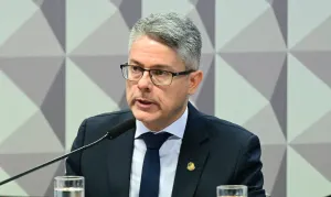 Senador pede à PGR afastamento de Toffoli e abertura de investigação