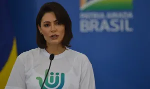 Michelle relata mal-estar de Bolsonaro após pico de pressão em batalhão da PM-DF
