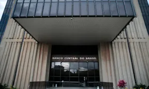 Cotado para o BC, secretário de Haddad muda discurso e passa a elogiar a instituição