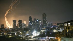 Operação “Leão Rugiente”: Israel diz ter atingido centenas de alvos militares no Irã