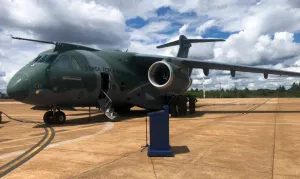 Ex-comandante da FAB alerta para fragilidade militar do Brasil