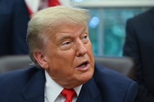 Trump demite procuradora-geral Pam Bondi após pressão política e crise envolvendo caso Epstein