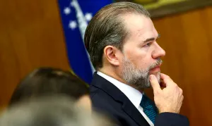 Toffoli se declara suspeito e julgamento sobre prisão no caso BRB segue no STF