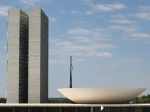 Congresso pode derrubar veto e reabrir debate sobre penas do 8 de janeiro