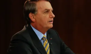 Defesa de Jair Bolsonaro entra com revisão criminal no STF contra condenação de 27 anos