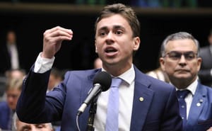Nikolas Ferreira defende CPMI e cobra esclarecimentos sobre Banco Master
