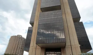 Bancos ampliam domínio sobre veículos de mídia no Brasil