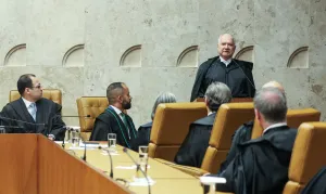 Desaprovação ao STF segue elevada e supera avaliações positivas