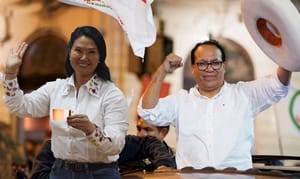 Disputa presidencial no Peru entra na reta final e diferença cai para menos de 5 mil votos