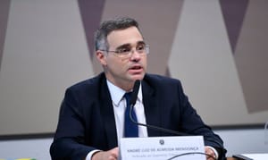 Mendonça pede manifestação da PGR antes de decidir sobre transferência de Vorcaro