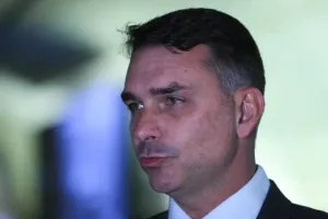 Nova investida mira Flávio Bolsonaro